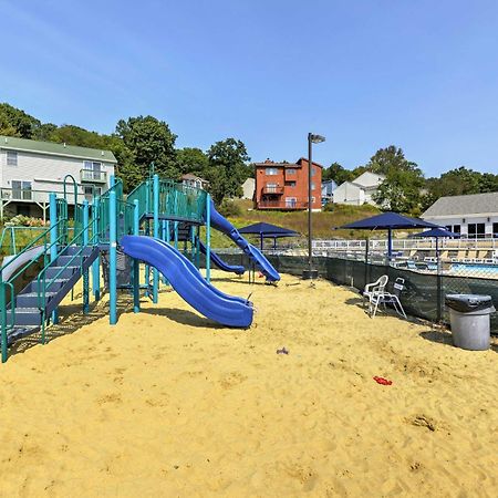 Poconos Family Home - Near Falls With Resort Perks! Bushkill Bagian luar foto