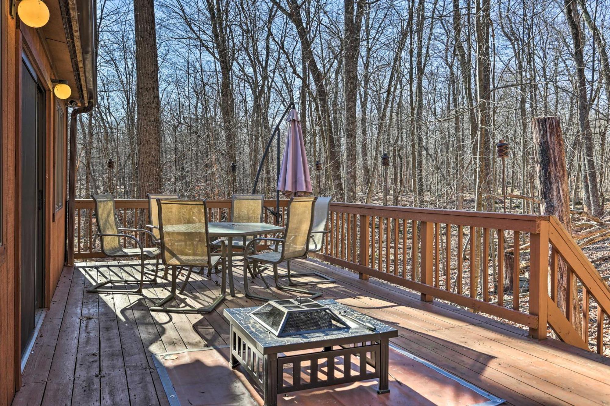 Poconos Family Home - Near Falls With Resort Perks! Bushkill Bagian luar foto